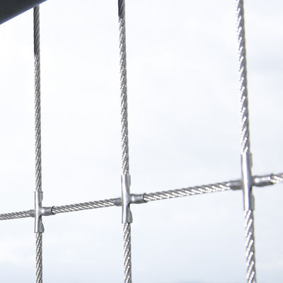 ব্যালকনি এবং উইন্ডো সুরক্ষার জন্য 5 সেমি তারের দূরত্ব ফাঁক সহ সহজ ফায়ার এস্কেপ পোষা প্রাণী সুরক্ষা অদৃশ্য গ্রিল