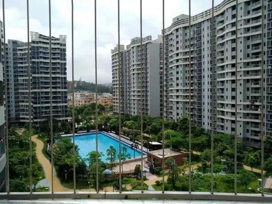 ব্যালকনি এবং উইন্ডো সুরক্ষার জন্য 5 সেমি তারের দূরত্ব ফাঁক সহ সহজ ফায়ার এস্কেপ পোষা প্রাণী সুরক্ষা অদৃশ্য গ্রিল