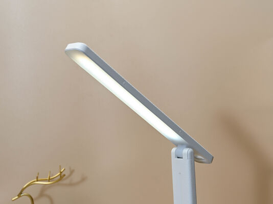 অফিস স্টাডি এবং ওয়ার্ক ডেস্ক আলোকসজ্জার জন্য 3500-6500 কে ডেস্ক ল্যাম্প 2 ডাব্লু -10 ডাব্লু এলইডি নিয়মিত উজ্জ্বলতা আলো সমাধান