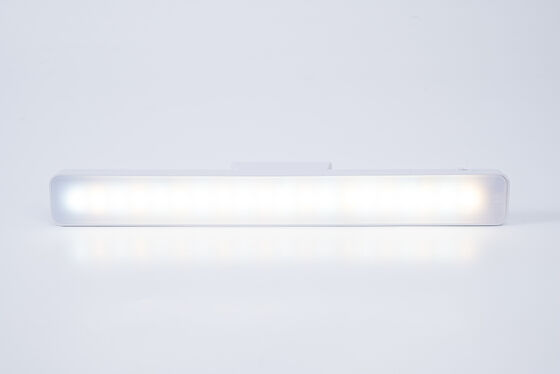 সিই এফসিসি সার্টিফাইড ম্যাগনেটিক ল্যাম্প শক্তি পাঠের ল্যাম্প যা চৌম্বকীয় বেস এবং নিয়মিত আলো কোণ সহ দীর্ঘমেয়াদী পাঠের জন্য উপযুক্ত