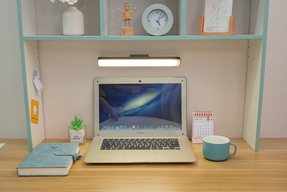 ৮ ঘন্টা পর্যন্ত রিচার্জযোগ্য চৌম্বকীয় ল্যাম্প টাচ সেন্সর সুইচ দিয়ে সজ্জিত স্থায়ী আলোর বিকল্প শান্তু চাওয়াং সিটি