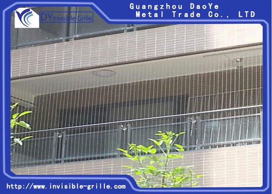 সিটি সিশোর ভ্যালি ব্যালকনি অদৃশ্য গ্রিলের দৃশ্য উপভোগ করতে বাচ্চাদের পোষা প্রাণীর সুরক্ষা দিন